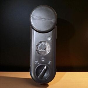 Black Pressure Gauge Device